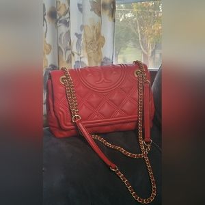 Tori Burch soft Fleming  Convertible shoulder bag. In Brilliant Red